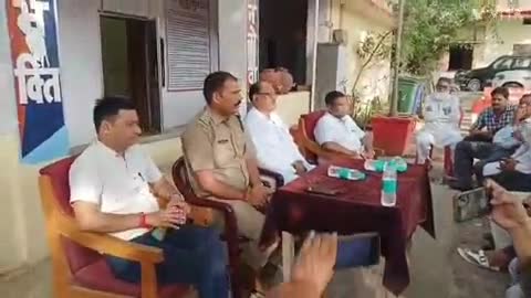 निवाड़ी: निवाड़ी थाना परिसर में आगामी त्यौहारों को लेकर शांति समिति की हुई बैठक