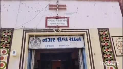 લુણાવાડા: નગરપાલિકા વિસ્તારમાં જર્જરિત થઈ ગયેલા 15 બાંધકામોને પાલિકા દ્વારા નોટિસ આપવામાં આવી