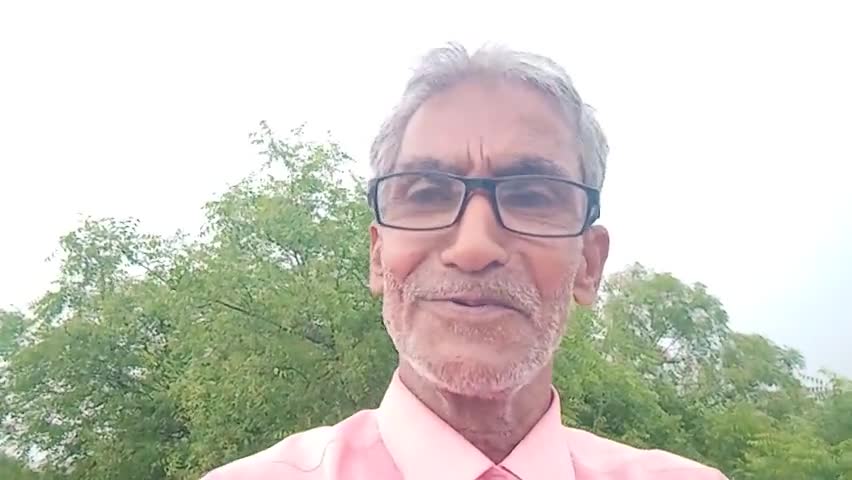 💐मतला और कुछ शेर💐 © - योगेन्द्र 'मधुप' (बाराबंकी उ.प्र.) मित्रों! कृपया! लाइक व कमेंट करें. बहुत आभार होगा.