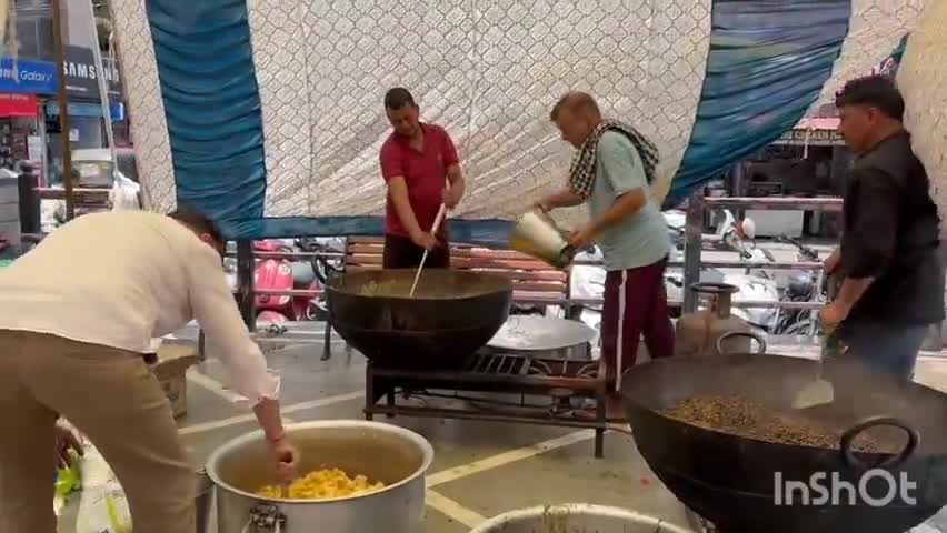 मंडी: निर्जला एकादशी पर इंदिरा मार्केट में लगाई गई छबील, व्यापारियों ने राहगीरों को बांटा ठंडा शरबत और हलवा-चने का प्रसाद