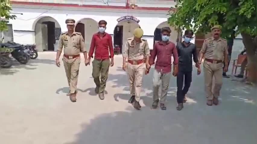 सवायजपुर: पाली थाना पुलिस ने दो चोरियों का किया खुलासा, 3 आरोपियों को गिरफ्तार कर 2 मोबाइल, रुपए एवं बाइक की बरामदगी की
