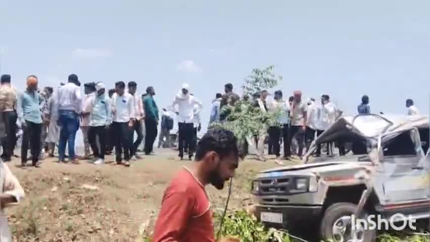 अंजनगाव सुर्जी: निंभारी फाट्यासमोर क्रुझर वाहन व प्रवासी ऑटोचा भीषण अपघात; १४ गंभीर व किरकोळ जखमी