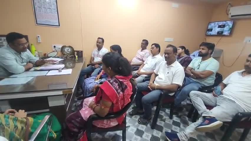 ଛେଣ୍ଡିପଦା: ବ୍ଲକରେ ଅନ୍ତୋଦୟ ଗୃହ ଯୋଜନାରେ ଅନିୟମିତତା ନେଇ ବିଡ଼ିଓଙ୍କୁ ଘେରିଲେ ସରପଞ୍ଚ #jansamasya