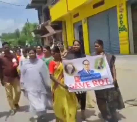 ఉరవకొండ: ఆర్డీటీని పరిరక్షించాలని డిమాండ్ చేస్తూ వజ్రకరూరులో ప్రజలు భారీ ర్యాలీ నిర్వహణ