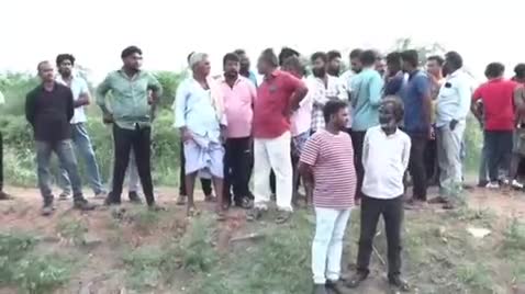 ముక్తినూతులపాడులో యువకుడిని హత్య చేసి దహనం చేసిన గుర్తుతెలియని వ్యక్తులు