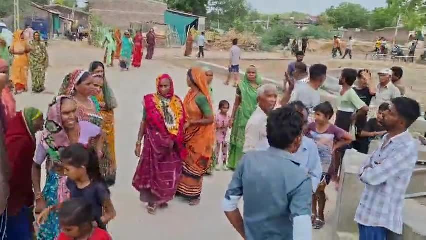 ખંભાત: મીતલીમાં પાણીના કૂવામાં મળ નાંખી ગંદકી કરવા મુદે ધારાસભ્ય જીગ્નેશ મેવાણીએ, ક્લેક્ટર અને જિલ્લા પોલીસ વડાને પત્ર લખ્યો
