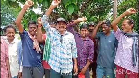 రైతు భరోసా కేంద్రాల ద్వారా రైతులకు సరిపడా విత్తనాలు, ఎరువులు సరఫరా చేయాలనీ కోరుతూ కొమరాడలో సీపీఎం నిరసన