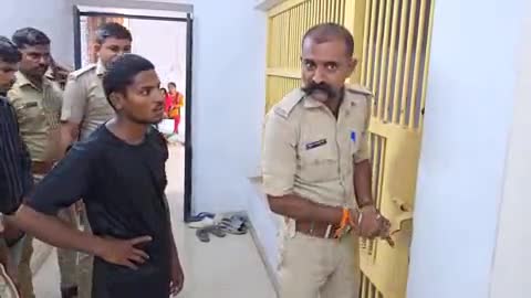 કામરેજ: શહેરના ચારરસ્તા પાસેથી ઝડપાયેલા બાઇક ચોરોને સુરત જિલ્લાની લાજપોર જેલમાં મોકલી આપવામાં આવ્યા