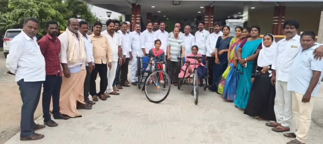 కనిగిరి: దివ్యాంగులను ప్రతి ఒక్కరూ మానవతా దృక్పథంతో ఆదుకోవాలి: నియోజకవర్గ వైసీపీ ఇన్ఛార్జ్‌ నారాయణ యాదవ్