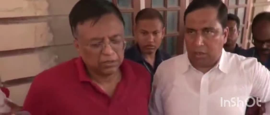 গুৱাহাটী: ৰূপনগৰত উপস্থিত মন্ত্ৰী জয়ন্ত মল্লবৰুৱা, ভূমিস্খলনত প্ৰাণ হেৰুওৱা মনেশ্বৰ ৰাজবংশীৰ পৰিয়াললৈ ৪ লাখ টকাৰ অনুদান