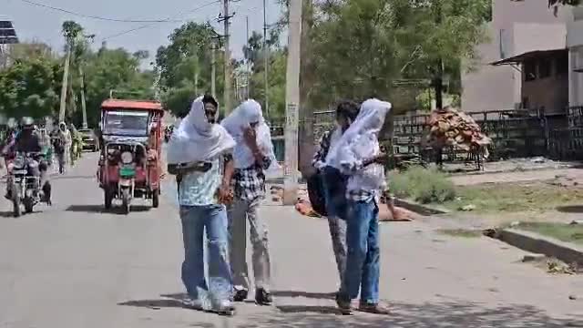 हनुमानगढ़: ज़िला मुख्यालय पर हीट वेव के कारण सड़कों पर पसरा सन्नाटा, बाजारों में ग्राहकी हुई प्रभावित