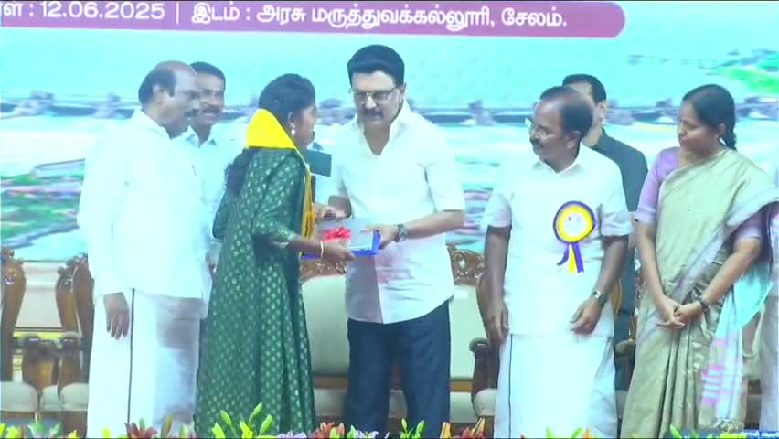 சேலம்: இரும்பாலை அருகே நடைபெற்ற அரசு நலத்திட்ட விழாவில் 1 லட்சத்திற்கும் மேற்பட்டோருக்கு நலத்திட்ட உதவிகளை வழங்கிய முதலமைச்சர்