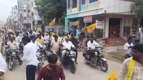 మార్కాపురం: కూటమి ప్రభుత్వ పాలన సంవత్సరకాలం పూర్తయిన సందర్భంగా ఎమ్మెల్యే కందుల నారాయణరెడ్డి ఆధ్వర్యంలో భారీ బైక్ ర్యాలీ