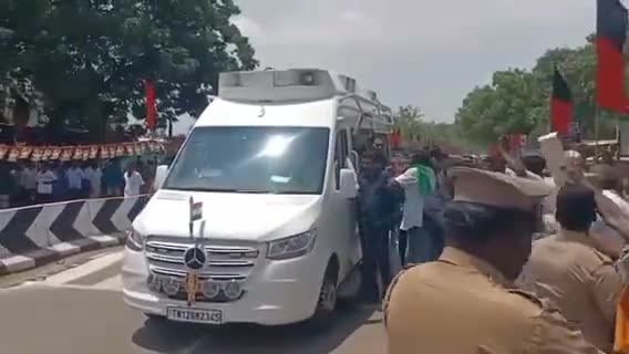 சேலம்: நீரில்லாமல் விவசாயமா, பள்ளி இல்லாமல் படிப்பா - இரும்பாலை சாலையில் முதல்வரை சந்தித்த விவசாயிகள் வேதனை #localissue