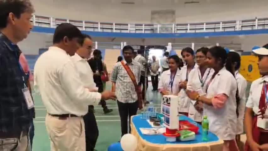 ইংরেজবাজার: সত্য চৌধুরি ইনডোর স্টেডিয়ামে ওয়ার্ল্ড ফুড সেফটি ডে উপলক্ষ্যে আয়োজিত অনুষ্ঠান, উপস্থিত জেলাশাসক