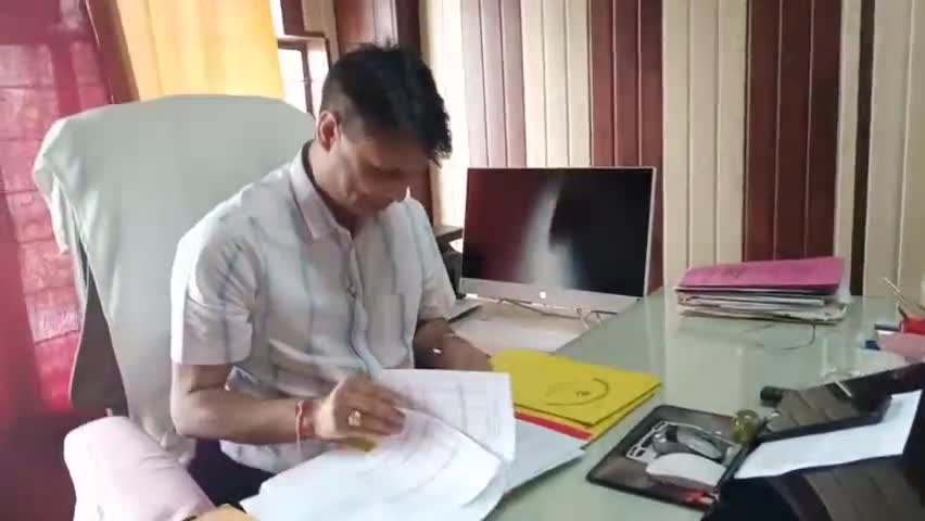 टिहरी: आपदा के मद्देनज़र तैयारी पूर्ण, अतिरिक्त खाद्यान्न सामग्री आपदा संभावित क्षेत्र में की गई वितरित : डीएसओ