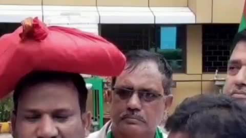 गोलमुरी-सह-जुगसलाई: वाहन जांच के दौरान जनता से दुर्व्यवहार के खिलाफ आजसू ने हस्ताक्षर अभियान चलाया, मुख्यमंत्री को सौंपा ज्ञापन