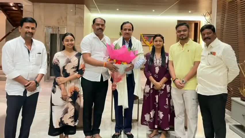 ಕಲಬುರಗಿ: ನಗರದಲ್ಲಿ ಶಾಸಕ ಬಸವರಾಜ ಮತ್ತಿಮಡುರನ್ನು ಭೇಟಿಯಾದ ಮಾಜಿ ಕೇಂದ್ರ ಸಚಿವ ಭಗವಂತ ಖೂಬಾ, ರಾಜಕೀಯ ಚರ್ಚೆ