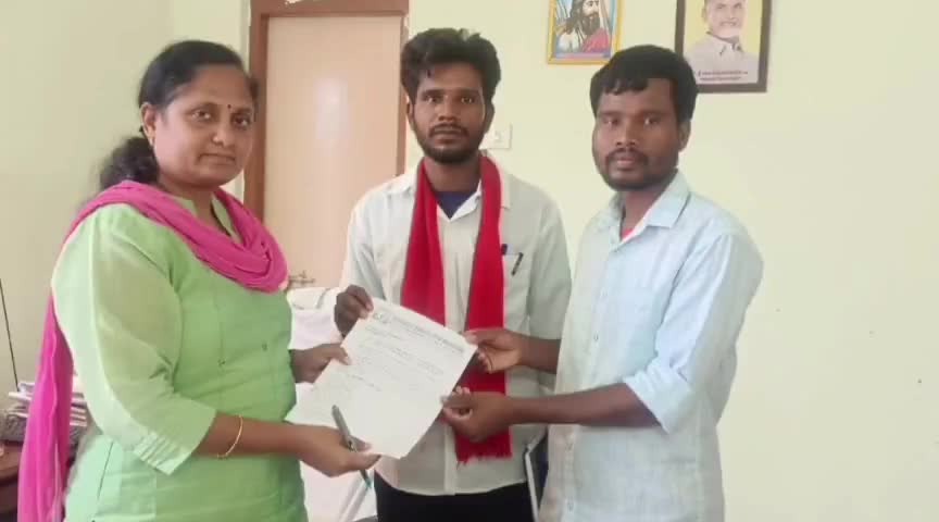 గురుకుల కళాశాలల్లో ఇంటర్‌ ప్రవేశాలకు రెండో కౌన్సిలింగ్ నిర్వహించాలి: పాడేరులో SFI జిల్లా అధ్యక్షుడు కార్తీక్ శ్రీను