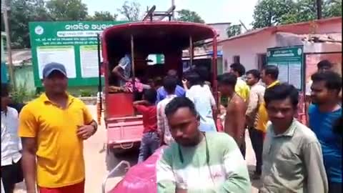 କେନ୍ଦୁଝର ସହର: ଧାନବେଣୀ ଗ୍ରାମରେ ପାୱାରଟିଲରରେ ହଳ କରୁଥିବା ବେଳେ ଜଣେ ଯୁବକ ଗୁରୁତର