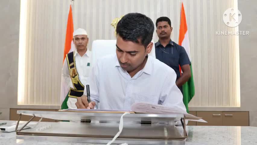 ఖమ్మం అర్బన్: జిల్లా నూతన కలెక్టర్‌గా బాధ్యతలు స్వీకరించిన అనుదీప్ దురిశెట్టి