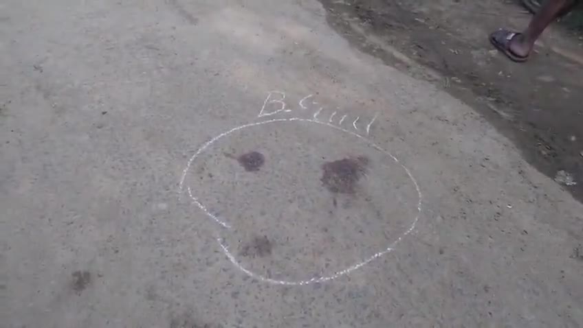 ବ୍ରହ୍ମଗିରି: ପୂର୍ବ ଶତ୍ରୁତାକୁ କେନ୍ଦ୍ର କରି ଛୋଟପୁର ଗ୍ରାମରେ ଗ୍ରୋସରୀ ଦୋକାନୀଙ୍କ ଉପରକୁ ବୋମା ଓ ଏସିଡ ମାଡ଼, ୨ ଗୁରୁତର