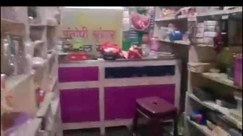 गोरौल: गोरौल बाजार में अज्ञात चोरों ने दुकान की दीवार काटकर लाखों का सामान चुराया, पुलिस जांच में जुटी