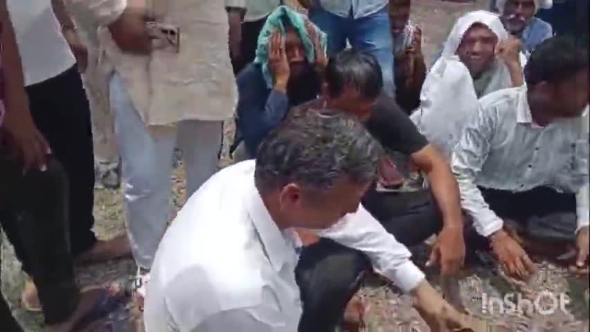चरखी दादरी: बिजली आपूर्ति से परेशान 3 गांवों के लोगों ने कादमा सब स्टेशन पर जड़ा ताला, किया प्रदर्शन