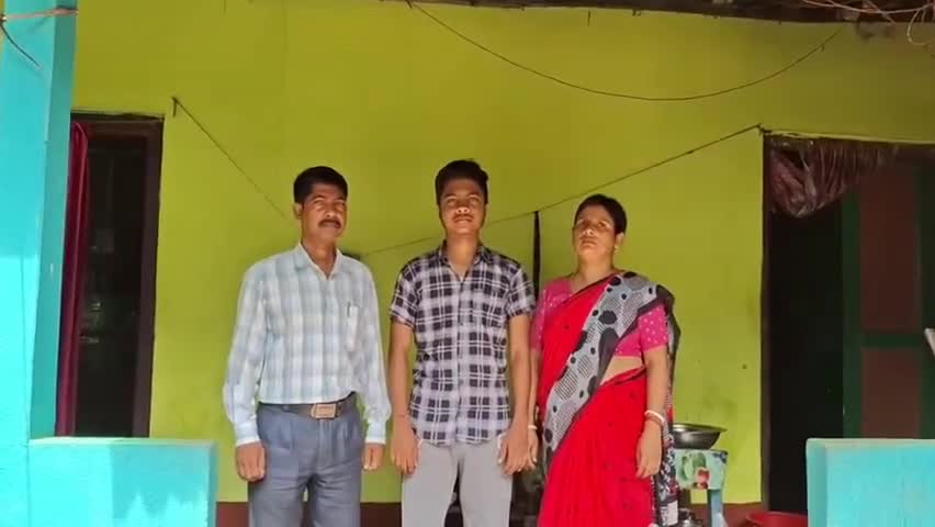 কুমারগ্রাম: দারিদ্র্যতাকে জয় করে NEET-এ সাফল্য পেল উত্তর কামাখ্যাগুড়ির অর্ণব সরকার