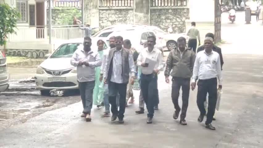 सातारा: शेतकऱ्यांना सरसकट कर्जमाफी करून सातबारा कोरा करण्याबाबत राष्ट्रीय समाज पक्षाचे जिल्हाधिकाऱ्यांना निवेदन
