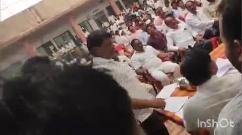 पेठ: तहसील कार्यालयात खासदार भास्कर भगरे यांचे उपस्थितीत जलजीवन मिशन योजनेची आढावा बैठक पार पडली