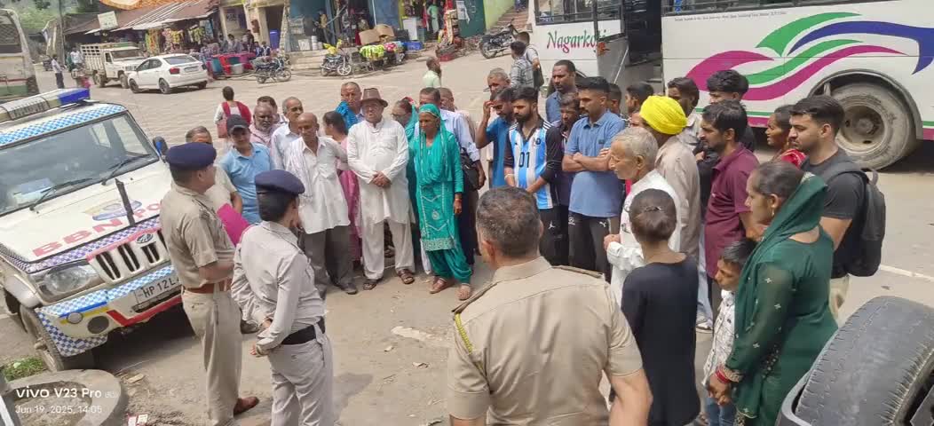 बद्दी: साइबर अपराधों को लेकर सतर्क और जागरूक करने के उद्देश्य से बद्दी पुलिस ने चलाया साइबर जागरूकता अभियान