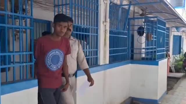 মাটিগাড়া: ঠাকুরনগরে মুখিয়া গ্যাংয়ের তাণ্ডব; দুষ্কৃতীদের হামলায় আহত বেশ কয়েকজন, মাদানি বাজার থেকে গ্রেপ্তার 1, মোট ধৃত 7