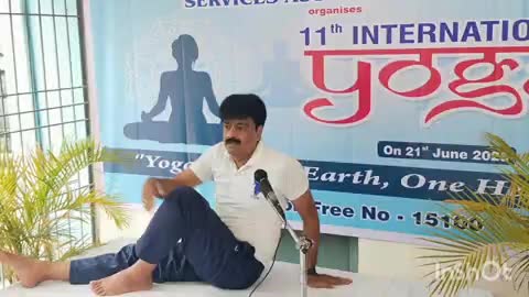 चाईबासा: अंतरराष्ट्रीय योग दिवस पर जिला व्यवहार न्यायालय में मुख्य न्यायाधीश ने किया योगासन