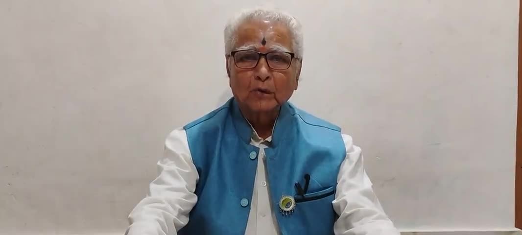 आओ हम स्वस्थ रहने के लिए भगवान से प्रार्थना करे।
हम दुनिया में आए,जग हंसा हम रोए,ऐसी करनी कर चलो,हम हंसे जग रोए
जय हिंद