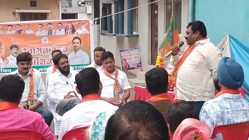 बड़वाह: BJP ने बड़वाह में बलिदान दिवस के रूप में मनाई श्यामा प्रसाद डॉ. मुखर्जी की पुण्यतिथि, दी श्रद्धांजलि