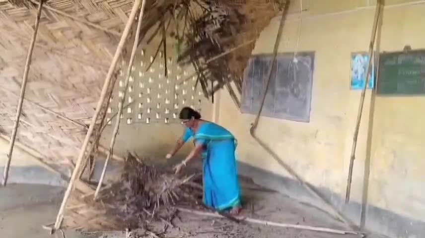 তুফানগঞ্জ ২: শালবাড়ি 104 নং অঙ্গনওয়াড়ি সেন্টারের বেহাল দশা, সংস্কারের দাবি স্থানীয়দের #jansamasya