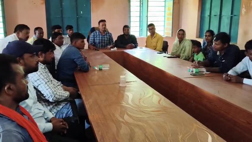 गोविंदपुर: जमडीहा पंचायत में पंचायत स्तरीय जनसुनवाई का आयोजन किया गया, मनरेगा कार्यों से सोशल ऑडिट टीम संतुष्ट