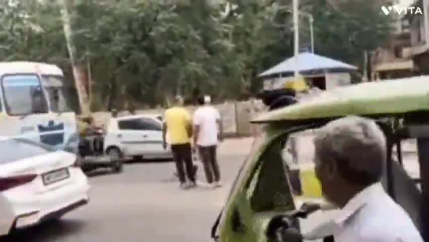 जींद: शहर में बस और बाइक की हुई टक्कर, बाइक सवार युवक हुआ घायल; बस चालक ने पहुंचाया अस्पताल