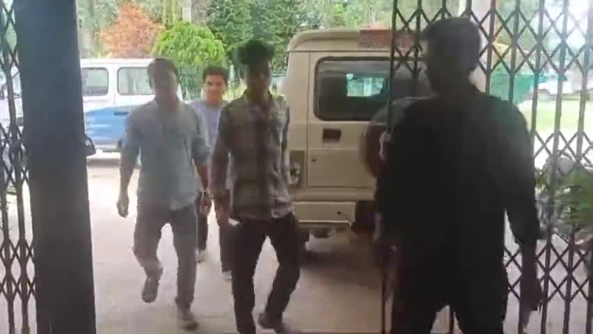 জামপুইজলা: 5 মাস ধরে জনজাতি ডেলিভারি বয়দের বেতন দেয়নি ফ্লিপকার্ট, জম্পুইজলায় শ্রমদপ্তরে ডেপুটেশন প্রদান