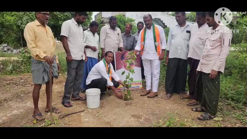 కూసుమంచి: డాక్టర్ శ్యామ్ ప్రసాద్ ముఖర్జీ బలిదానం వృధా కాదు: మూటపురం గ్రామంలో పాలేరు నియోజకవర్గ బీజేపీ ఇన్చార్జ్ నున్నా రవికుమార్