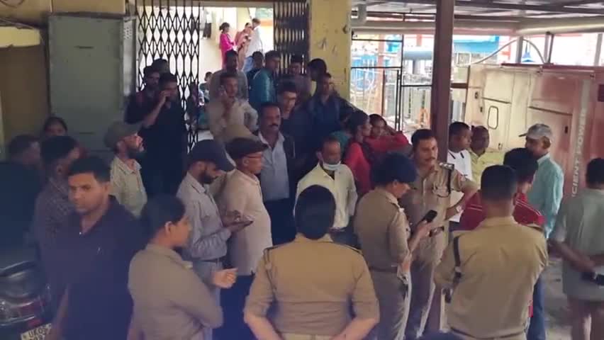 बागेश्वर: 30 वर्षीय विवाहिता की मौत पर मायके पक्ष ने जिला अस्पताल में किया हंगामा, पुलिस ने शव परिजनों को सौंपा