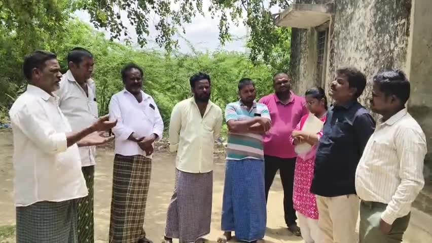 ఆత్మకూరు: సోమశిల జలాశయంలో నిషేధిత సమయంలో ఎవరైనా చేపల వేట చేస్తే చర్యలు తప్పవని హెచ్చరించిన మత్స్యశాఖ ఏడి శ్రీనివాసులు