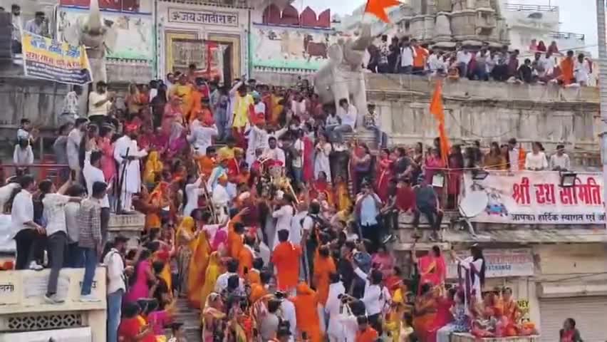 बड़गांव: शहर में भगवान जगन्नाथ को दी गई 21 तोपों की सलामी, 80 किलो चांदी के रथ पर जगदीश चौक से निकली ऐतिहासिक रथयात्रा