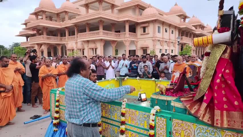 નડિયાદ: નડિયાદ યોગી ફાર્મ ખાતે ધારાસભ્યશ્રીની ઉપસ્થિતિમાં રથયાત્રાની ઉજવણી કરવામાં આવી.