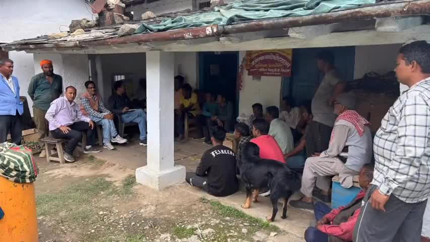 पुल्ला गुमदेश: विकासखंड लोहाघाट के बांकू गांव में त्रिस्तरीय पंचायत चुनाव को लेकर हुई बैठक, मतदाताओं को किया गया जागरूक