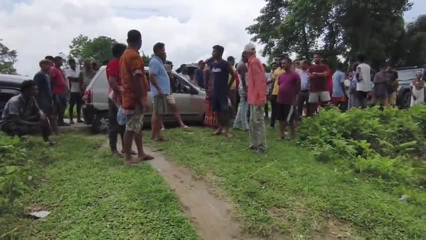 রাজগঞ্জ: নাগরাকাটা ব্লকের সুখানী বস্তিতে সুখানী নদীর ধারে একটি জমিকে দখল করে রাখার অভিযোগ, উত্তেজনা