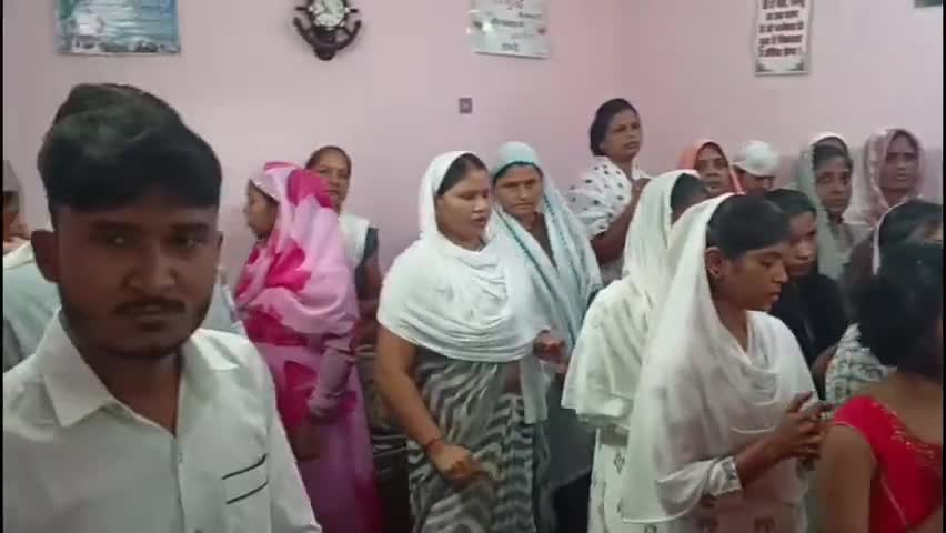 जबलपुर: अधारताल थाना क्षेत्र में धर्मांतरण का मामला आया सामने, विश्व हिंदू परिषद बजरंग दल ने किया जमकर विरोध