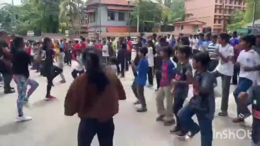 തിരുവനന്തപുരം: വിവാദങ്ങൾക്ക് മറുപടിയായി സെക്രട്ടേറിയറ്റിന് മുന്നില്‍ പ്രതിഷേധ സൂംബ, ഒപ്പം കൂടി മന്ത്രി ശിവൻകുട്ടി