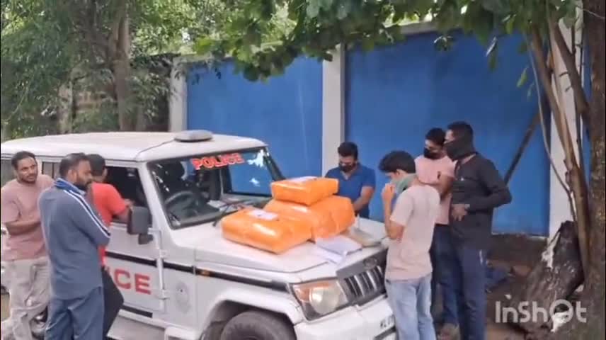 പറവൂർ: ഏലൂരിൽ 16 കിലോ കഞ്ചാവുമായി രണ്ടു പശ്ചിമബംഗാൾ സ്വദേശികൾ പിടിയിൽ
